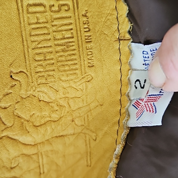 VINTAGE BRANDED GARMENTS SUEDE FRINGED KIDS LEATHER JACKET - Picture 9 of 16